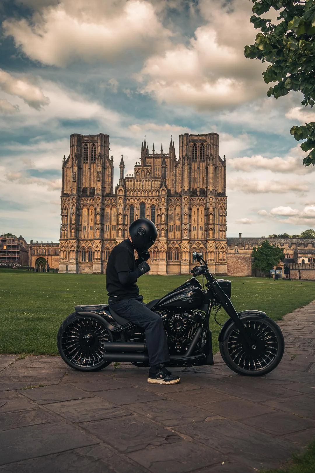 A rider with a BOX39 Fatbox on the green at Wells Cathedral