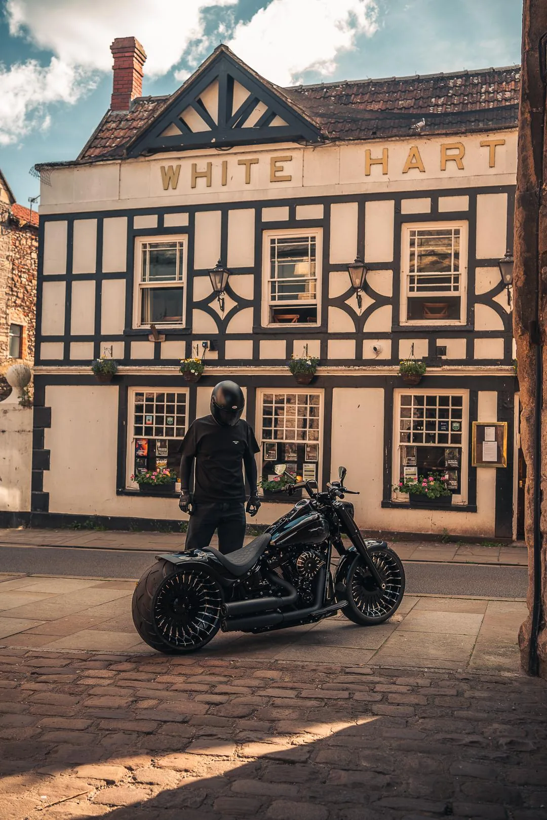 BOX39 Fatbox — The White Hart, Wells, Somerset